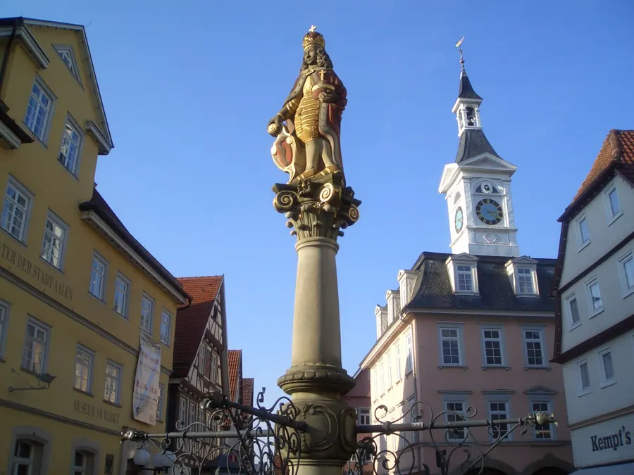 Marktbrunnen und Rathaus in Aalen