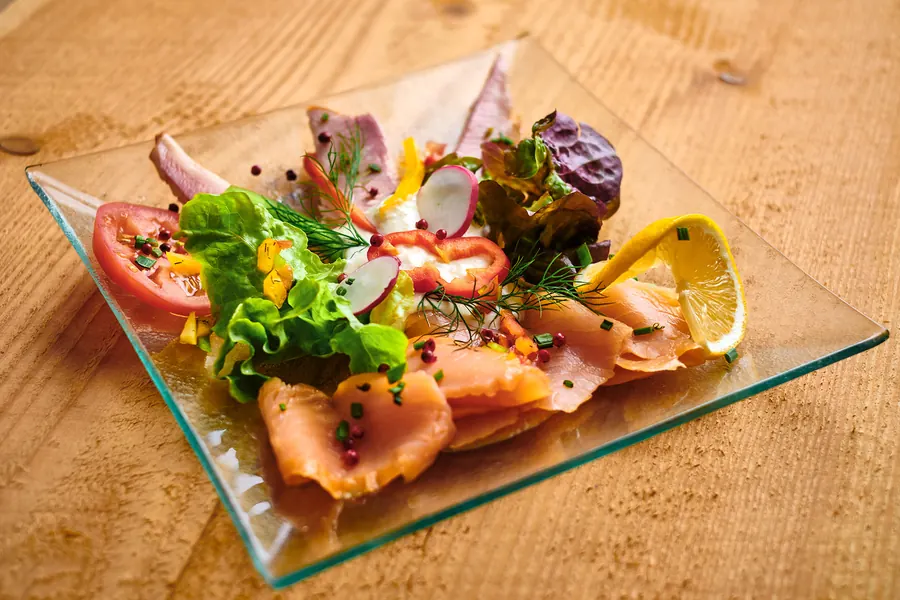 Lachs mit Salat